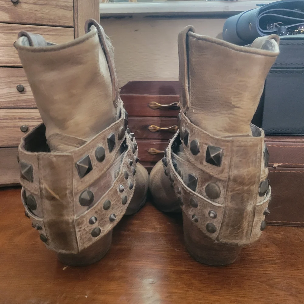 Corral Studded Tan Ankle Boots Size 7 - Picture 4 of 5